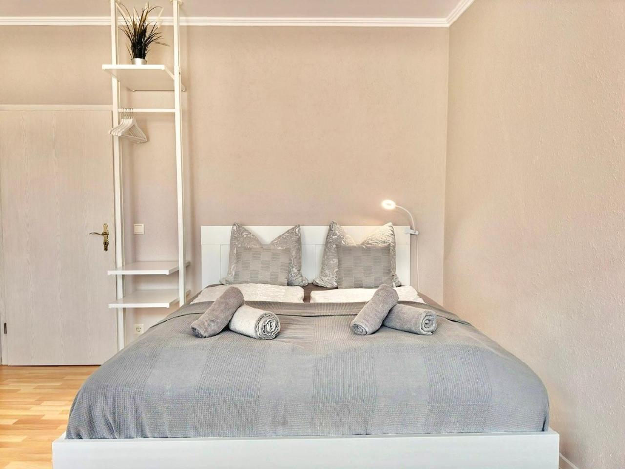 Appartement "Stadtgefluester" Im Zentrum, Inkl Stellplatz, 2 Betten, Babybett, Balkon, Gratis Kaffee Und Tee, Wlan Bautzen Esterno foto