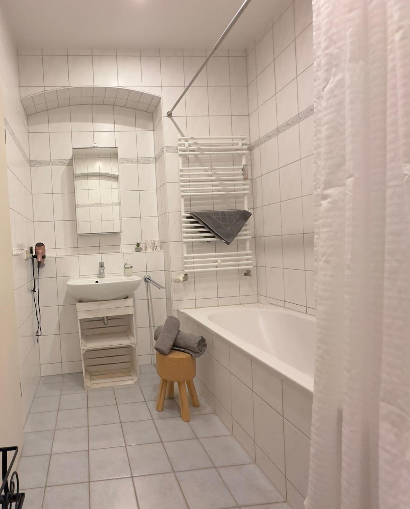Appartement "Stadtgefluester" Im Zentrum, Inkl Stellplatz, 2 Betten, Babybett, Balkon, Gratis Kaffee Und Tee, Wlan Bautzen Esterno foto